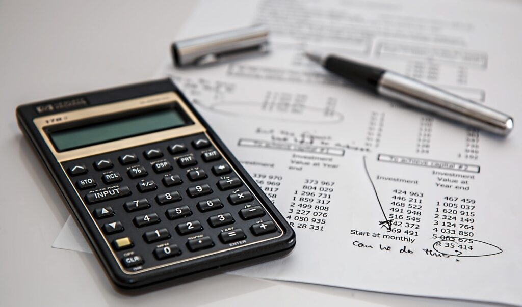 An illustration showing common mistakes in student visa financial and GTE statements.
